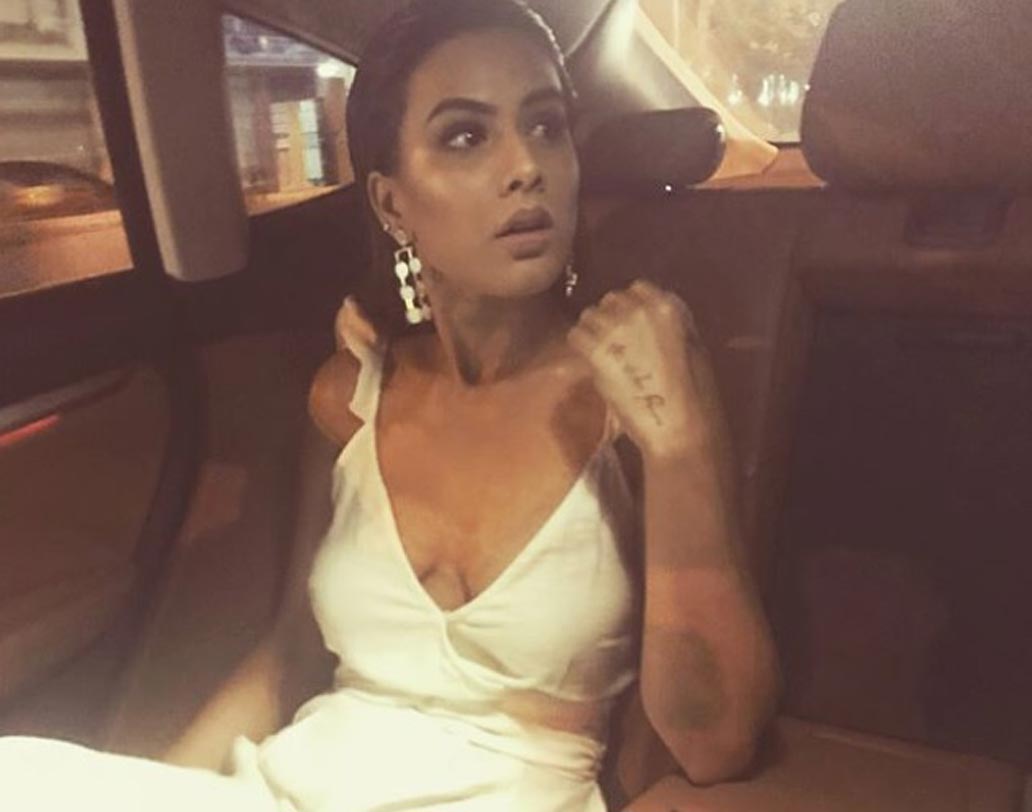 শেষ বার ‘খতরো কে খিলাড়ি ৮’-এ দেখা গিয়েছিল নিয়াকে। এছাড়াও ‘জামাই রাজা’ ধারাবাহিকে নজর কেড়েছিলেন তিনি।