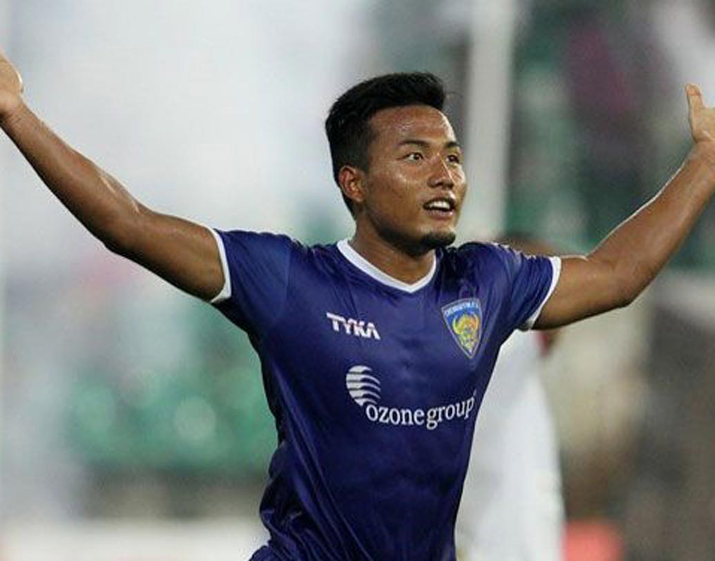 জেজে লালপেখলুয়া: ভারতের জাতীয় দলের অন্যতম ভরসা জেজে। ক্লাব ফুটবলেও জেজের বিকল্প হয় না। মোহনবাগানের হয়ে যখন খেলেছেন দায়িত্ব নিয়ে দলকে জয় এনে দিয়েছেন বহু ম্যাচে। প্রথম জয় পেতে জেজের দিকে নজর থাকবে চেন্নাইয়ান সমর্থকদের।