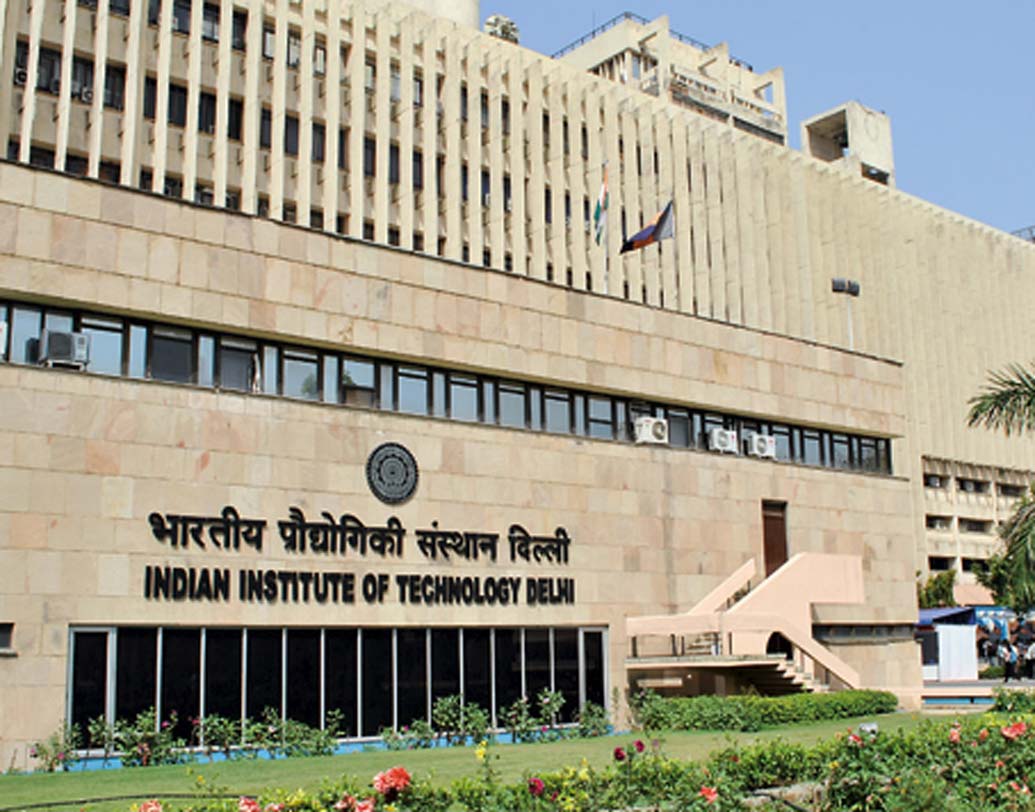 ব্রিকসের রিপোর্টে এ দেশের সেরার তালিকায় তৃতীয় স্থানে রয়েছে আইআইটি দিল্লি। সব মিলিয়ে রয়েছে পঞ্চদশ স্থানে। ১৯৬১ সালে প্রতিষ্ঠিত ৩২৫ একর এলাকা নিয়ে গড়ে ওঠা এই বিশ্ববিদ্যালয়ের বিজ্ঞান এবং ইঞ্জিনিয়ারিং বিভাগ-সহ ১১টি সেন্টার রয়েছে।