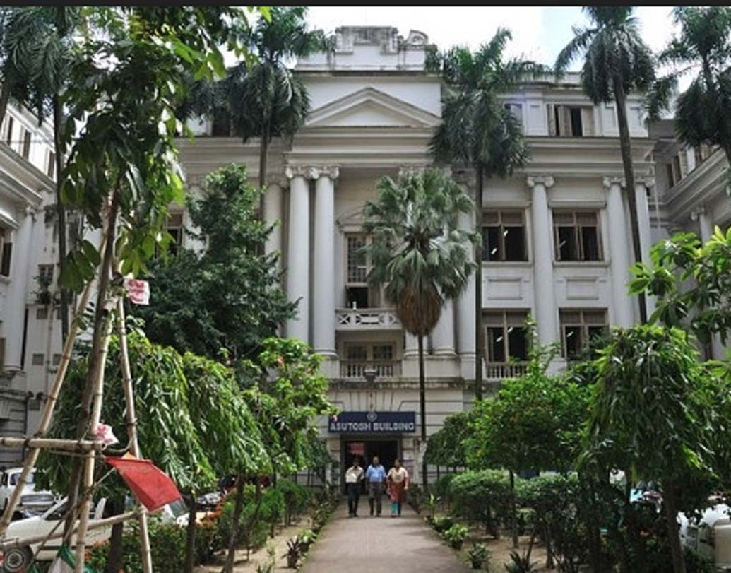 ব্রিকসের পাঁচটি দেশের মধ্যে ৬৪ নম্বরে রয়েছে কলকাতা বিশ্ববিদ্যালয়। দেশের সেরাদের তালিকায় ১০ নম্বরে। ১৮৫৭ সালে প্রতিষ্ঠিত এই বিশ্ববিদ্যালয়ের বর্তমানে ১৪টি ক্যাম্পাস এবং প্রায় ২৩ হাজার ছাত্রছাত্রী রয়েছে।