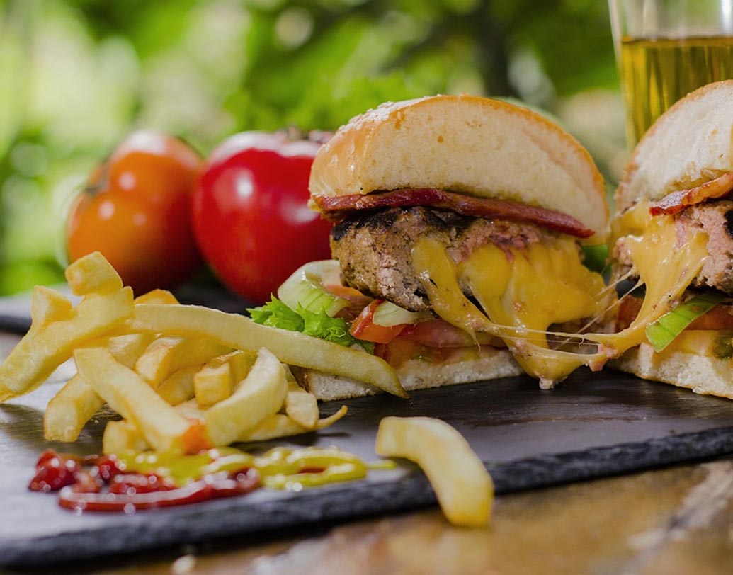 খিদে কমে যাওয়া ও মোটা হওয়া: ব্রেক আপের ঠিক পর পরই সকলেরই খিদে কমে যায়। অথচ অতিরিক্ত স্ট্রেসে শরীর ইনসুলিনের প্রতি সংবেদনশীল হয়ে পড়ে ও ওজন বাড়ে।