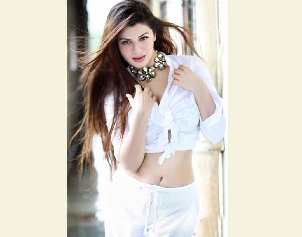 এর পর ফ্যাশন ডিজাইনের কোর্স করেন নয়াদিল্লির ‘ন্যাশনাল ইনস্টিটিউট অব ফ্যাশন ডিজাইনিং’ থেকে।