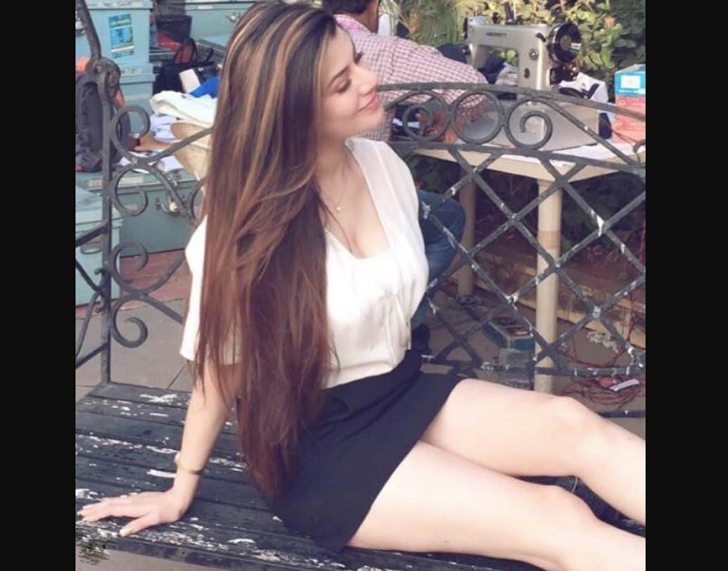 হিন্দি ছবির পাশাপাশি মালয়ালম ছবি ‘লায়লা ও লায়লা’, তেলুগু ছবি ‘মোগালি পুভ্ভু’ এবং পঞ্জাবি ছবি ‘ফারার’-এও অভিনয় করেছেন কায়নাত।