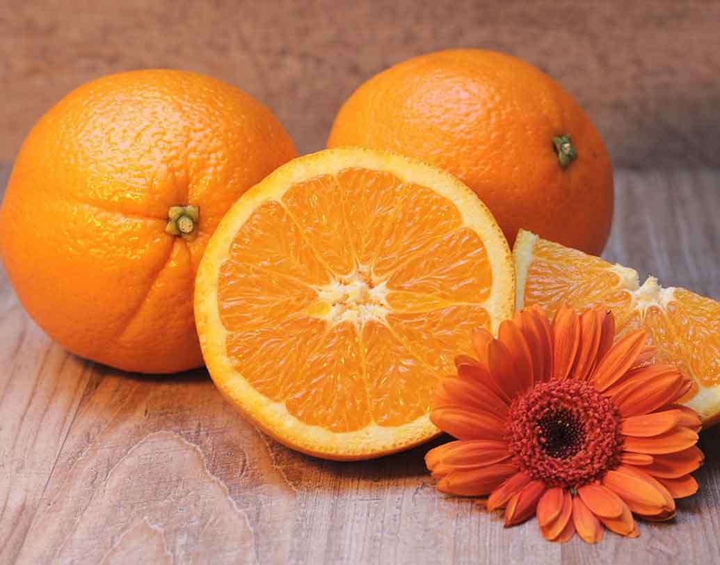 কমলালেবু: কমলালেবুর মধ্যে রয়েছে ক্যালসিয়াম, ভিটামিন সি এবং ভিটামিন ডি। দাঁতের পাশাপাশি সম্পূর্ণ স্বাস্থ্যের জন্য ভাল। দাঁত ও মাড়িকে ক্ষতিকর ব্যাক্টিরিয়ার আক্রমণ থেকেও বাঁচায়।