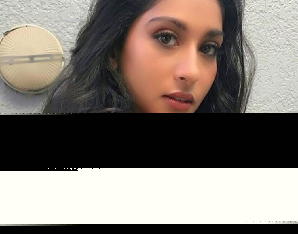 মুম্বইয়ের যমুনাবাঈ নার্সি স্কুলে পড়াশোনা করছেন পালোমা।