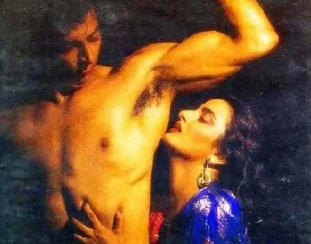 বলিউডের এক জন জনপ্রিয় অভিনেতা এবং পঞ্জাবি ছবির প্রযোজক হিসেবেও নিজের জায়গা করে নিয়েছিলেন বিন্দু দারা সিংহ। শারীরিক গঠনের জন্যও তিনি খুবই জনপ্রিয়। কিন্তু তাঁর এই ফোটোশুট দেখে সত্যিই প্রশ্ন ওঠার কথা। ছবিতে তাঁর সঙ্গে রয়েছেন অভিনেত্রী ফারহা। কী কারণে এভাবে ফোটোশুটটি করা হয়েছিল তা একমাত্র বিজ্ঞাপনের কনসেপ্ট আর্টিস্টই জানেন হয়তো।