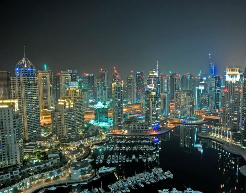 সংযুক্ত আরব আমিরশাহি: বিশ্বের ধনীতম দেশগুলির মধ্যে অন্যতম হলেও এ দেশের নাগরিকদের কোনও আয়কর দিতে হয় না।