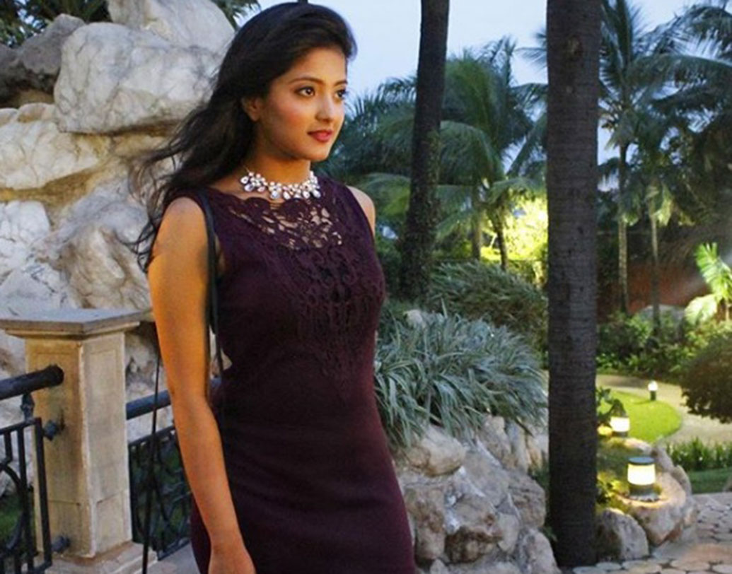 তবে এই সুযোগ কিন্তু সহজে পাননি উল্কা। চাপা গায়ের রঙের জন্য প্রথমদিকে অনেক অফার হাতছাড়া হয়েছিল তাঁর।