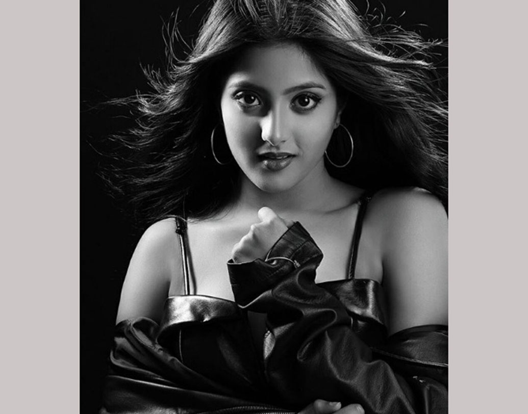 উল্কার প্রথম মনে রাখার মতো অভিনয় ‘ঝাঁসি কি রানি’ ধারাবাহিকে। এই ধারাবাহিকের জন্য অশ্বারোহন থেকে তলোয়ার চালানো সবটাই শিখেছিলেন তিনি।