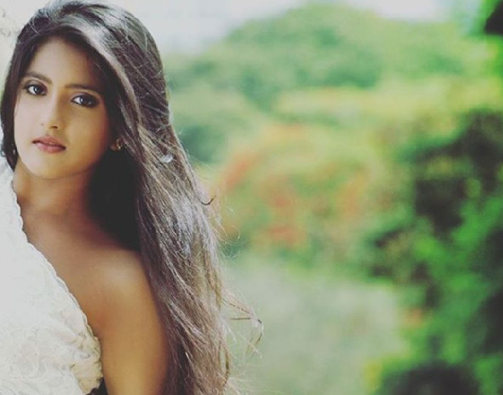 এখন অবশ্য সেই লক্ষ্মীবাঈয়ের সঙ্গে কোনও মিল পাওয়া যাবে না আজকের উল্কার। শোনা গিয়েছিল, কর্ণ জোহরের হাত ধরে ‘স্টুডেন্ট অব দ্য ইয়ার ২’ দিয়ে বলিউডেও নাকি এন্ট্রি নেবেন উল্কা।