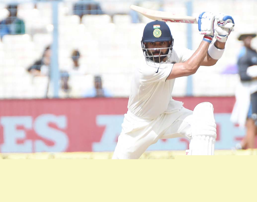 নাগপুর টেস্টে সেঞ্চুরি করে নতুন রেকর্ড গড়লেন বিরাট কোহালি। অধিনায়ক হিসেবে এক ক্যালেন্ডার বর্ষে সব থেকে বেশি টেস্ট সেঞ্চুরি করার রেকর্ড গড়ে ফেললেন তিনি। ছাপিয়ে গেলেন সুনীল গাওস্করকে।