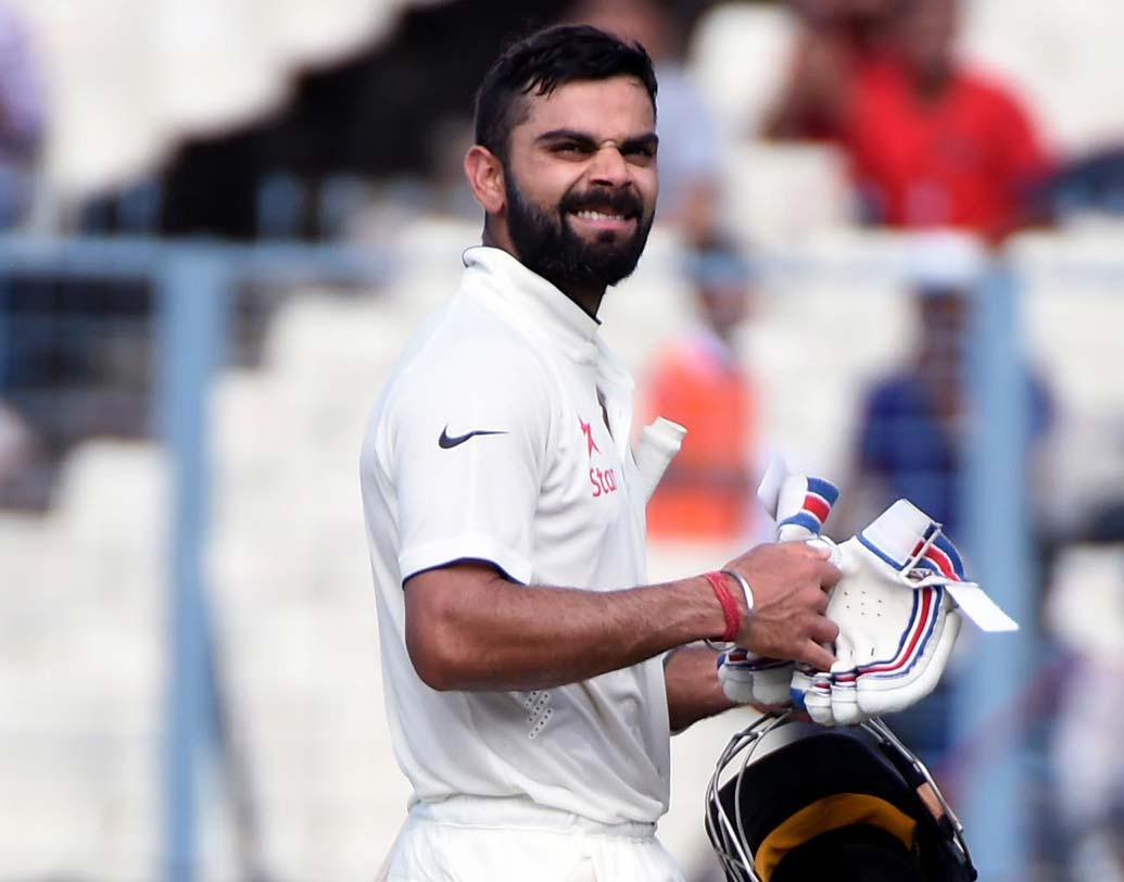 এক ক্যালেন্ডার ইয়ারে কোহালির সেঞ্চুরি সংখ্যা দাঁড়াল ১০টি। এর আগে এক ক্যালেন্ডার ইয়ারে সর্বাধিক সেঞ্চুরি ছিল রিকি পন্টিং এবং গ্রেম স্মিথের। দু’জনেই করেছিলেন ন’টি করে সেঞ্চুরি। এর মধ্যে পন্টিং দু’বার এই নজির গড়েছিলেন।