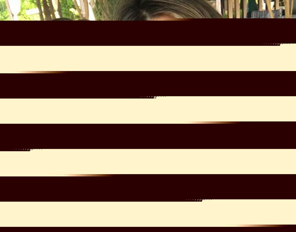 লিজের ছেলে ড্যামিয়েনের বয়স ১৫। অভিনেত্রীর বয়স এখন ৫২। যোগাভ্যাস এবং ডায়েটে বিশ্বাসী লিজ। এই বয়সেও তাঁর এক চুল মেদ বাড়তে দেননি। ফ্যানেদের অনেকেই বলেন, লিজ এক জন পারফেক্ট মা-অভিনেত্রী-মডেল এবং ব্যবসায়ী।