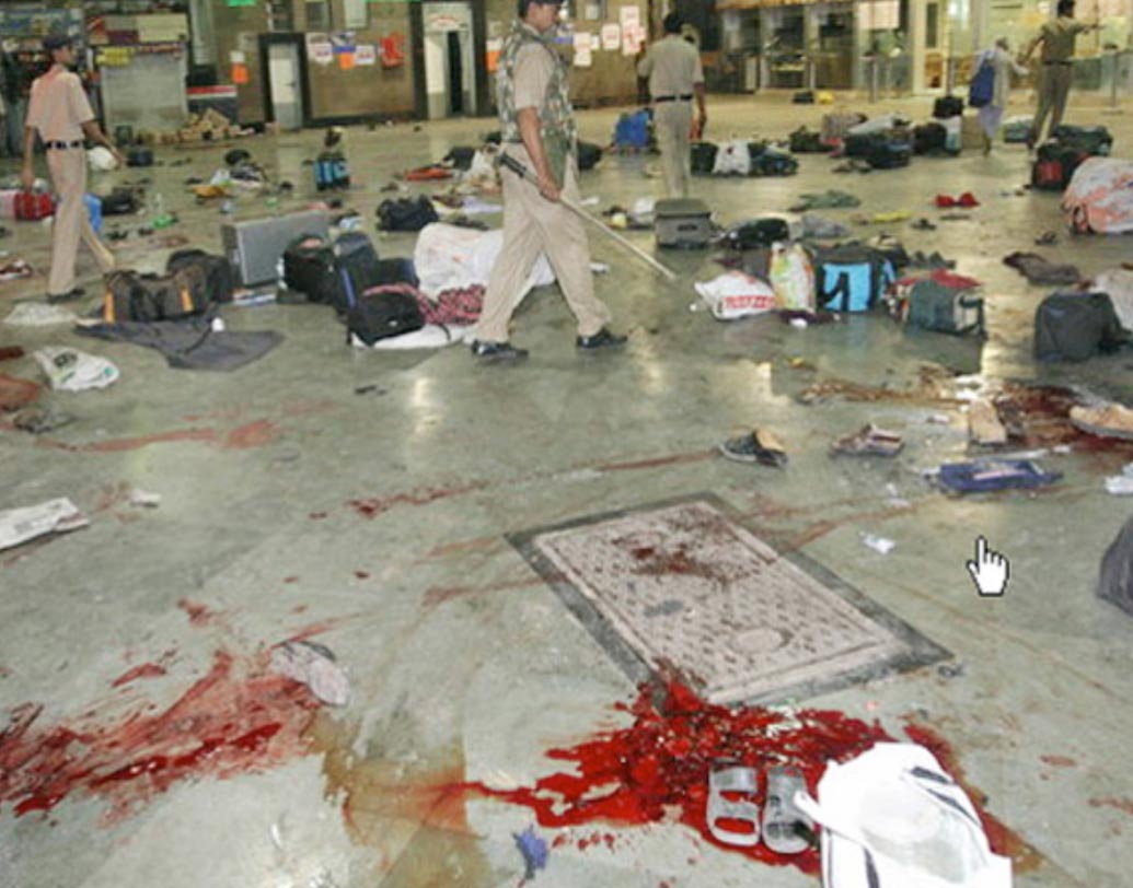 ২৬/১১-এর সেই মুম্বই হামলায় নিহত হন ১৬৪ জন নিরপরাধ মানুষ। আহত হন তিনশো’রও বেশি।