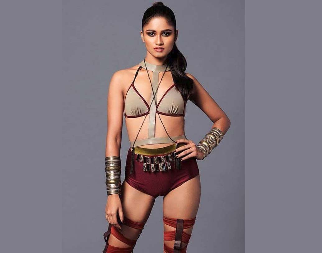 ‘ইয়ামাহা মিস ডিভা মিস ইউনিভার্স ইন্ডিয়া ২০১৭’ সৌন্দর্য প্রতিযোগিতার বিজয়ী ছিলেন শ্রদ্ধা।