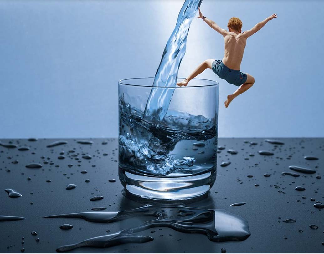 প্রস্রাবের মাধ্যমে শরীরের টক্সিন দূর হয়। প্রস্রাব দেহ থেকে না বেরলে শরীরে টক্সিন জমতে শুরু করে। যা খুবই ক্ষতিকর।