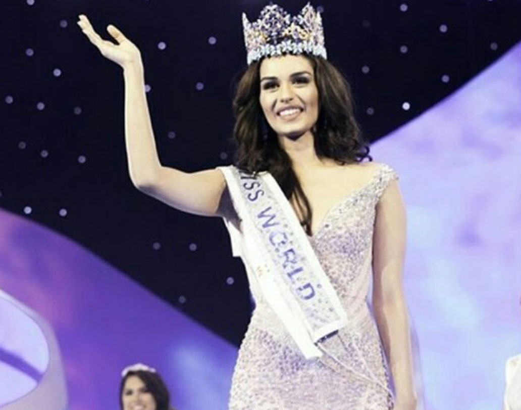 ২০০০ সালে বিশ্ব সুন্দরীর খেতাব পেয়েছিলেন লারা দত্ত। তার পর ১৭ বছরের খরা কাটিয়েছেন মানুষী।