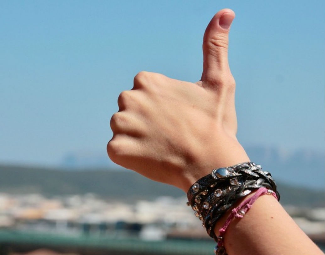 নিজেকে আরও ইতিবাচক করে তোলা যায়। আর এটি আপনার পরবর্তী জীবনে ভীষণ ভাল কাজে আসে।