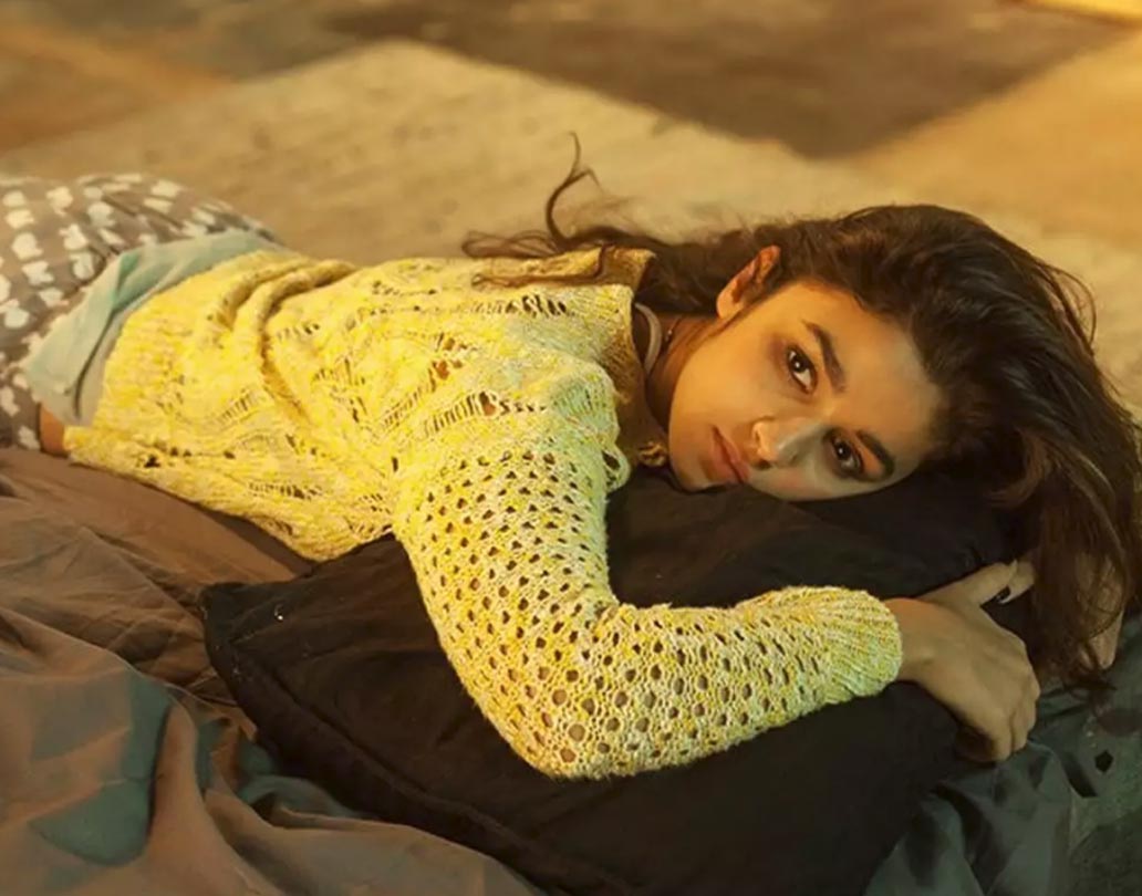 মন খারাপ হওয়া একদমই স্বাভাবিক। সব রকম অনুভূতিকে অনুভব করার স্বাধীনতা আপনার রয়েছে। আপনি দুঃখ পেলে অবশ্যই কাঁদুন।