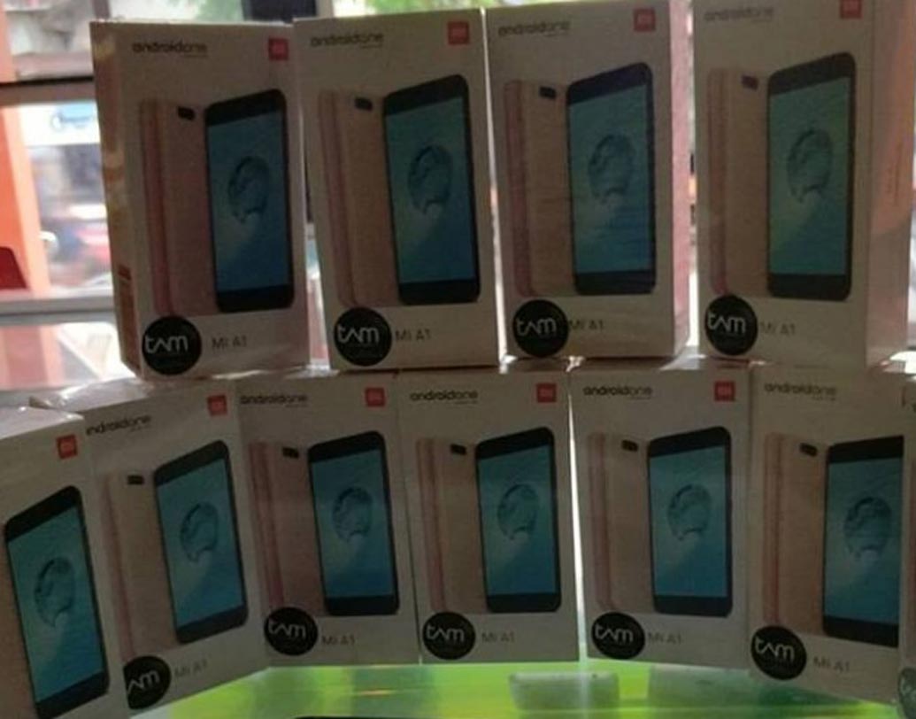 ১৬ মেগাপিক্সেল ডুয়াল রিয়ার ক্যামেরা থাকবে এই ফোনে। থাকবে অপটিক্যাল জুমও।