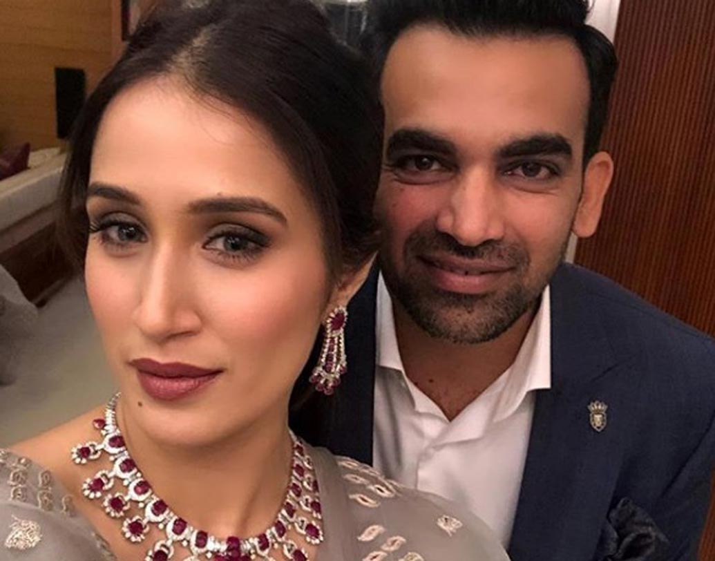 গতকাল রাতের পার্টিতেও সাগরিকা আর জাহিরের সাজ নজর কেড়েছিল।