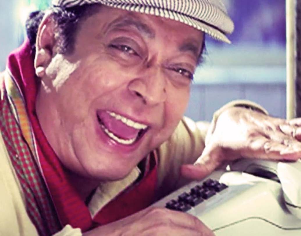 কমেডি-তে তাঁর টাইমিং-এর যে জবাব নেই, সে কথা বড় বড় দিকপালরাও স্বীকার করেছেন। তিনি দীনেশ হিঙ্গু। ‘বাদশা’, ‘সাজন’, ‘বাজিগর’— এই ছবিগুলিতে তাঁর অভিনয়ের প্রশংসা আজও দর্শকরা করেন।