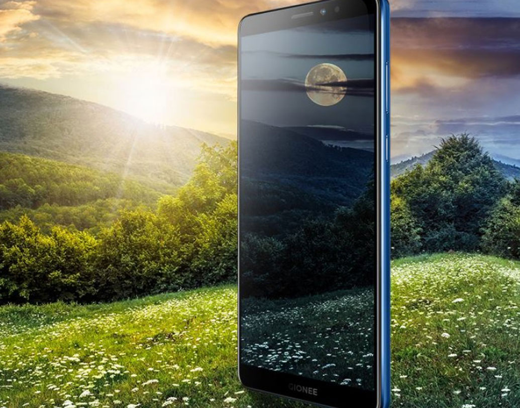 ৭২০X১৪৪০ পিক্সেল-সহ ৬ ইঞ্চি ডিসপ্লে রয়েছে এই ফোনে।