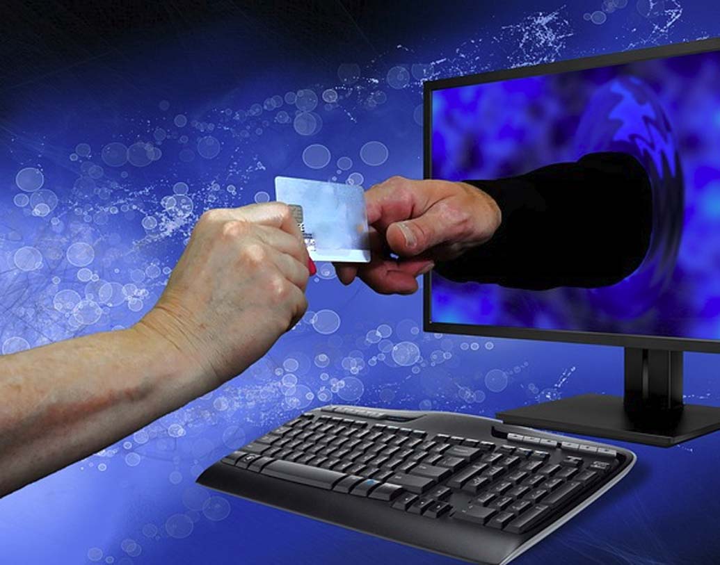 এছাড়া রিলায়্যান্স ট্রেন্ডস ডট কম থেকে ১ হাজার ৯৯৯ টাকার কেনাকাটার উপর পাওয়া যাবে ৫০০ টাকা ছাড়।