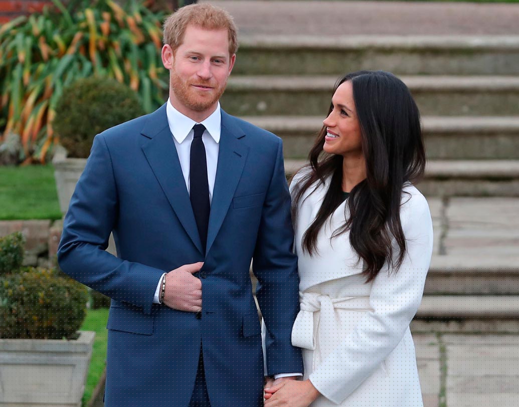 ৩৩ বছরের জীবনে একাধিক সম্পর্কে জড়িয়েছেন ব্রিটেনের ছোট রাজকুমার। ২০১৬-র শেষ থেকেই হ্যারির সঙ্গে মার্কলের প্রেম নিয়ে গুঞ্জন শোনা যায়। সম্পর্কের শুরু নাকি তারও ছ’মাস আগে থেকে।