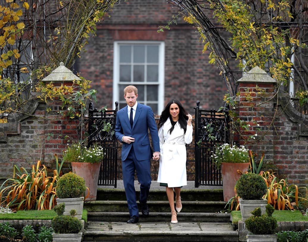 বাকিংহাম প্যালেস সূত্রে খবর, রানি এই হবু দম্পতিকে শুভেচ্ছা জানিয়েছেন। বিয়ের দিন এখনও ঘোষণা না হলেও ফের এক জমকালো রাজকীয় বিয়ে দেখার অপেক্ষায় তাকিয়ে আছে ব্রিটেন-সহ গোটা বিশ্ব।