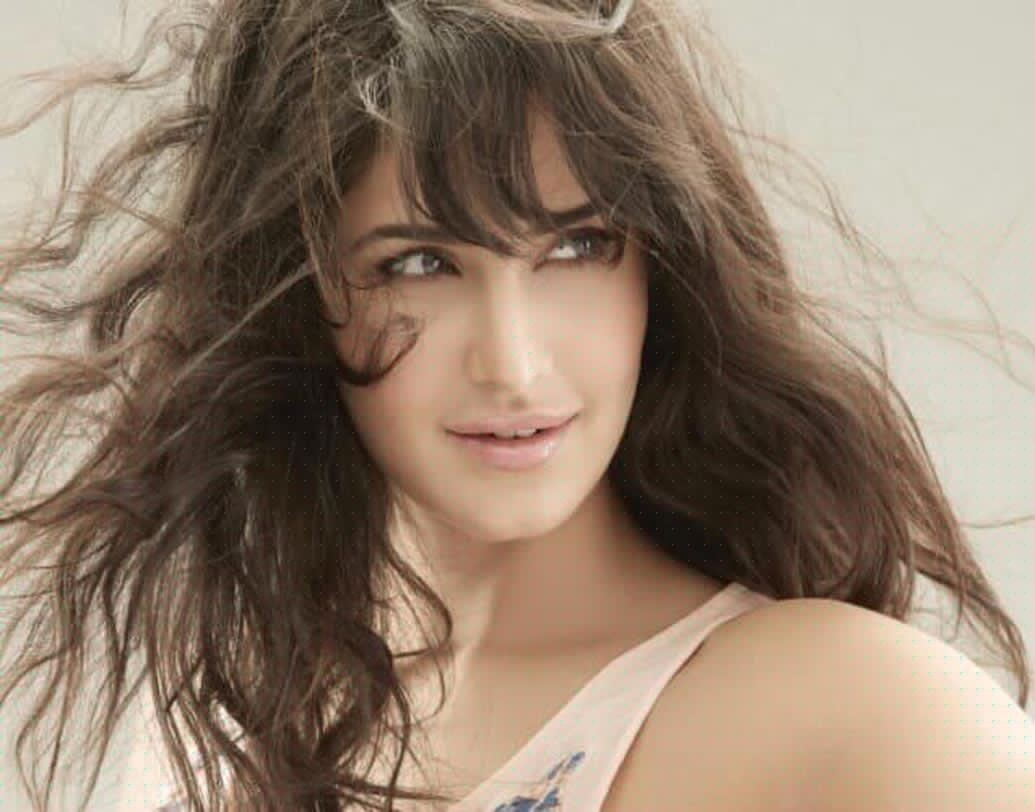 যাদের ঠোঁট হালকা গোলাপি রঙের হয় তারা ফ্রেন্ডলি স্বভাবের হন। সকলের কাছেই এরা প্রিয় হয়ে ওঠেন।