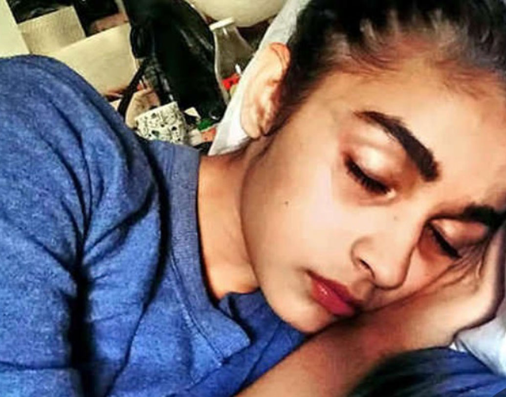 আলিয়া ভট্ট:
তবে তিনি একাই নন। এই তালিকায় রয়েছেন আরও বেশকিছু বলি তারকা। যেমন আলিয়া। নিজেই এই ছবি সোশ্যাল মিডিয়ায় শেয়ার করেছিলেন নায়িকা।