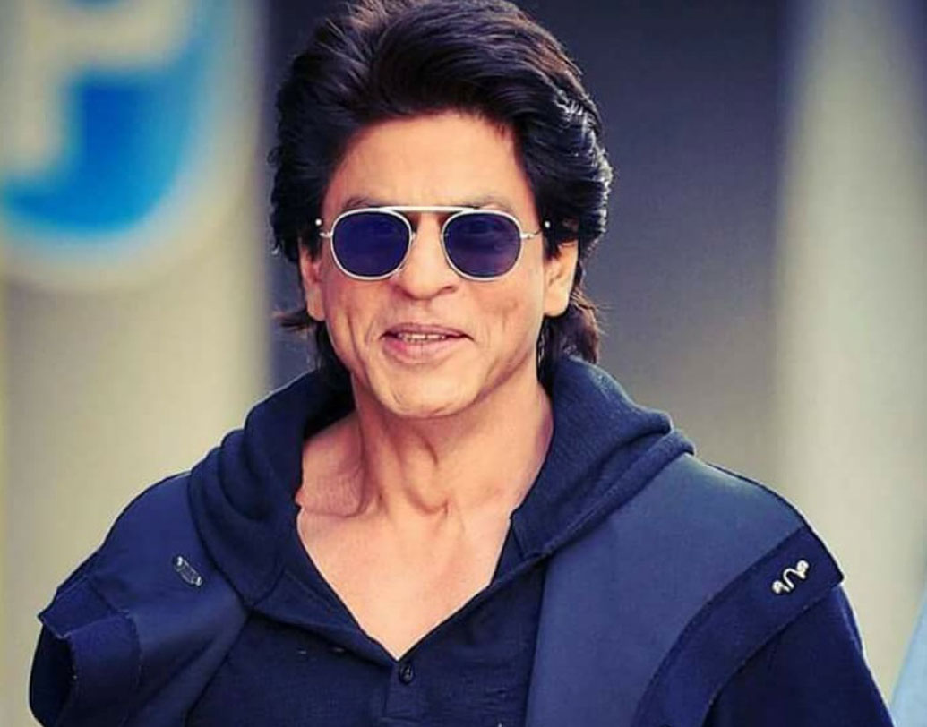 শাহরুখ খান:
প্রথমেই আসে কিঙ্গ খানের কথা। অভিনয়ের পাশাপাশি তিনি একজন সফল ব্যবসায়ীও। মোশন পিকচার্স প্রডাকশনের রেড চিলিজ এন্টাটেইনমেন্টের সহ-সভাপতি তিনি। আইপিএল-এ কলকাতা নাইট রাইডার্সের মালিকও তিনিই।