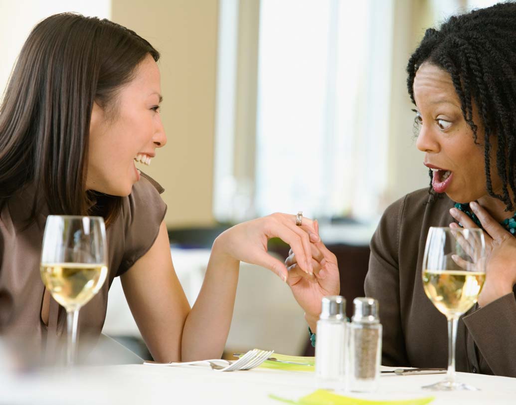 আপনার কোনও বন্ধু বা সহকর্মী  কি খুব ‘শো অফ’ করেন? তাঁদের কথা শুনতে শুনতে আপনি ক্লান্ত? এত ভাবছেন কেন? এঁদের উপেক্ষা করুন। না হলে, আপনার উৎসাহ এবং মানসিকতা দু’য়ের উপরেই প্রভাব পড়বে।