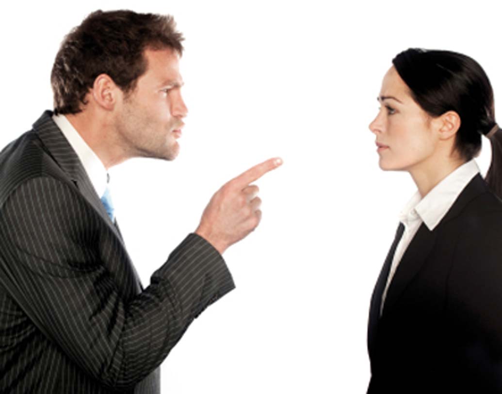 কিছু মানুষ আছে যারা ভুল হলেই কঠোর শাস্তির বিধান দিয়ে দেয়। ভুল শোধরানোর বিন্দুমাত্র চেষ্টা করে না। দেখবেন, চাহিদা পূরণ না হলেই এদের মানসিকতার আমূল পরিবর্তন হয়ে গিয়েছে। বদলে গিয়েছে কথা বলার ধরনও। এই ধরনের মানুষের সঙ্গ ত্যাগ করুন।