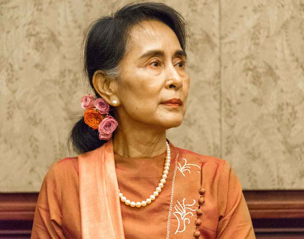 গত বছরের তুলনায় একটু পিছিয়ে গিয়েছেন মায়ানমারের নোবেল জয়ী নেত্রী সু চি। গত তালিকায় তিনি ২৬-এ ছিলেন। এ বার রয়েছেন ৩৩ নম্বরে।