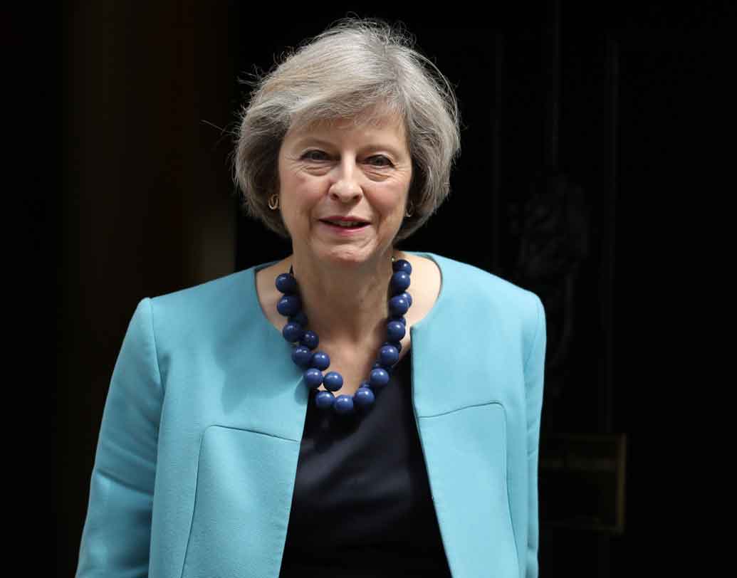 তালিকায় দ্বিতীয় স্থানে রয়েছেন ইংল্যান্ডের প্রধানমন্ত্রী টেরেসা মে।