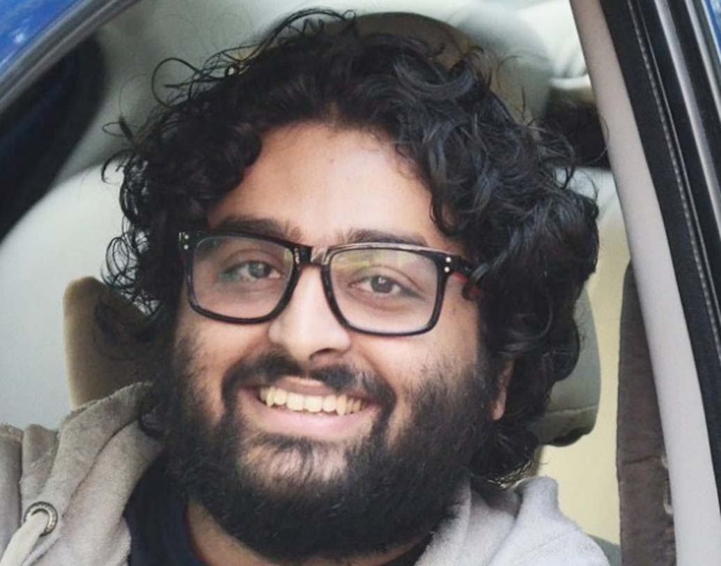 অরিজিৎ সিংহ: ২০০৫ সালে ‘ফেম গুরুকুল’-এর প্রতিযোগী ছিলেন অরিজিৎ সিংহ। তখন মাত্র ১৮ বছর বয়স ছিল তাঁর। ষষ্ঠ স্থানে থাকাকালীনই তিনি ওই রিয়্যালিটি শোয়ে বাদ পড়ে যান। এখন সেই অরিজিৎ সিংহের স্ট্যাটাস সবারই জানা।