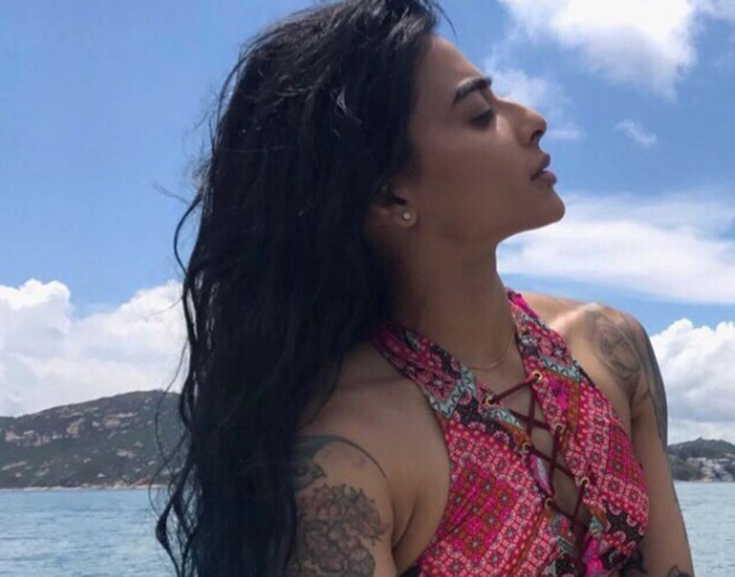 বাণী জে:এই ভিডিও জকি বহুদিন ‘রোডিস’-এর সঙ্গে যুক্ত ছিলেন।তার আগে ওই শোয়ের ফোর্থ সিজনে প্রতিযোগী ছিলেন তিনি। তাঁর অ্যাপিয়ারেন্স-এ মুগ্ধ হয়ে চ্যানেল কর্তৃপক্ষ তাঁকে রোডিসের হোস্ট হিসেবে নিয়োগ করে।