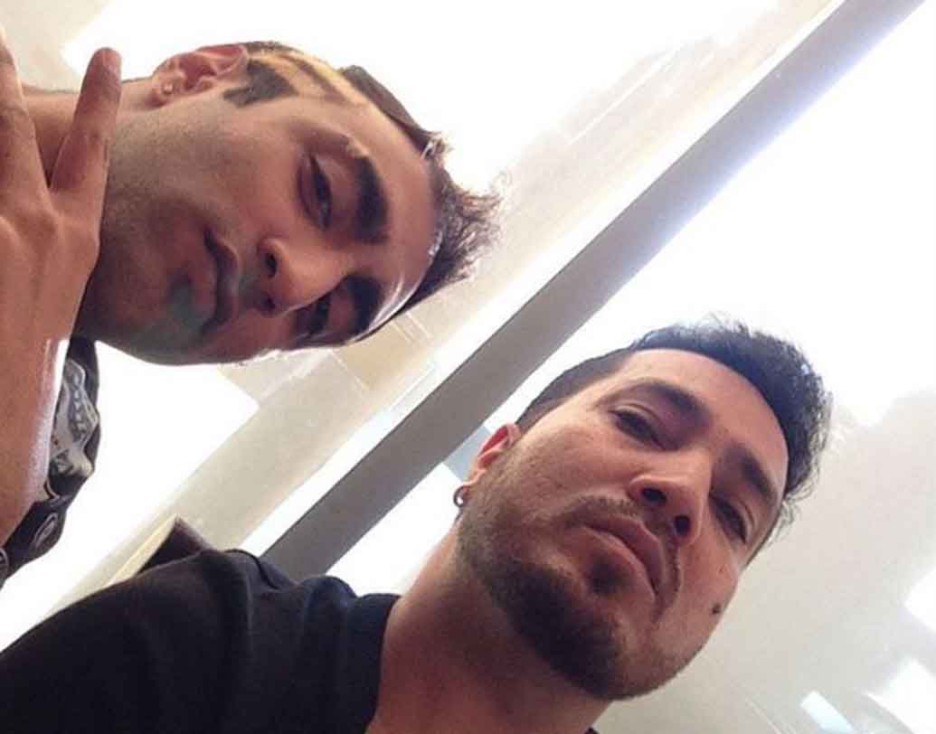 তাঁর র‌্যাপ শুনে বেশ মনে ধরে যায় ‘মিত ব্রাদার্স’-এর। তাঁরাই তাঁকে প্রথম ব্রেকদেন। ‘চিটিয়া কলাইয়া রে’ গানটিতে র‌্যাপটি আকাশেরই গাওয়া। এমনকী‘বেবি ডল’ গানটিতেও মিত ব্রাদার্সকে অনেক সাহায্যও করেছেন এই আকাশই।