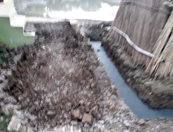 Illegal construction in the clubhouse