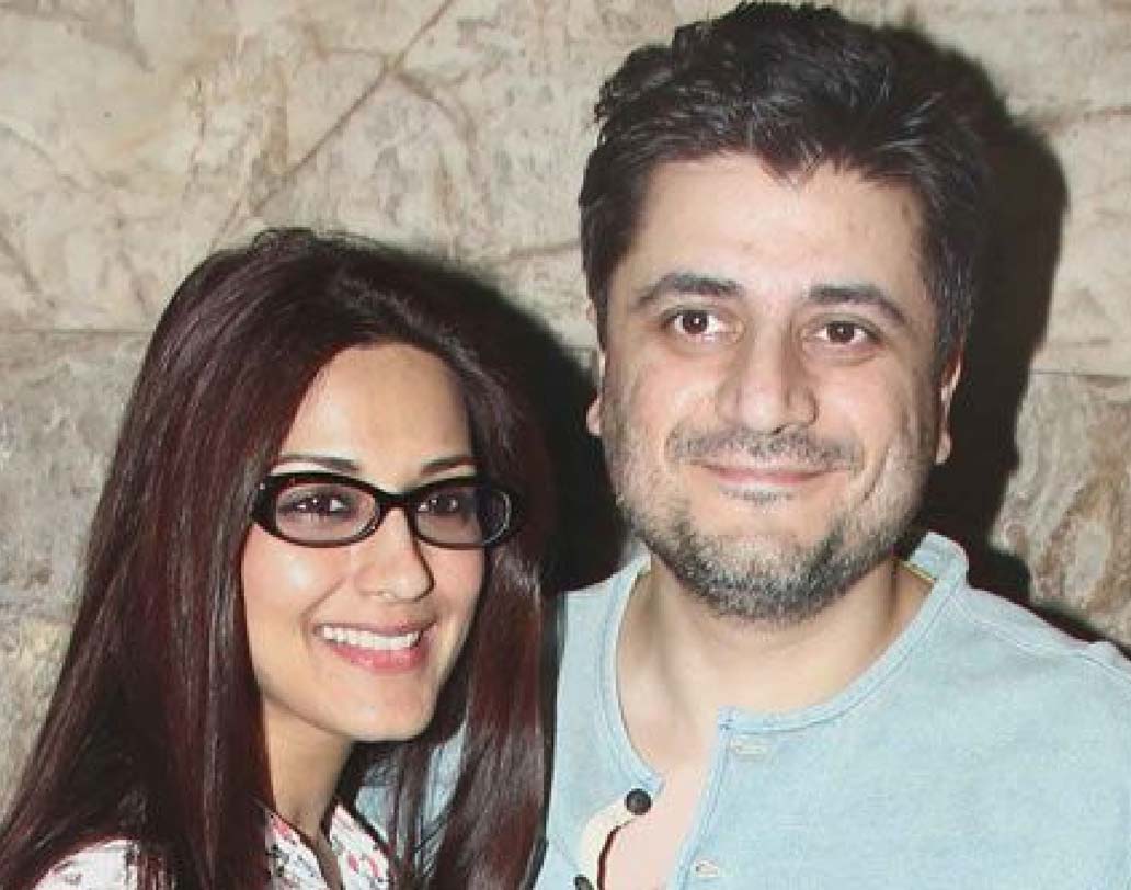 প্রীতি জিন্টা ২০১৬-এ বিয়ে করেছেন আর্থিক বিশ্লেষক জেনে গুডএনাফকে। বহুদিন অভিনয় না করলেও, প্রীতির জনপ্রিয়তা আজও কমেনি। জেনেকে প্রীতির জন্যই চেনেন বেশির ভাগ মানুষ।