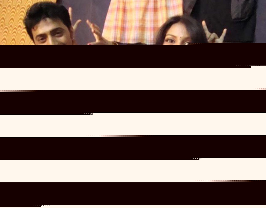 ‘নীল রাজার দেশে’, ‘অগ্নিপরীক্ষা’, ‘খোকাবাবু’, ‘প্রেম আমার’ সহ বেশ কিছু বাংলা ছবিতে অভিনয় করেছেন তাথৈ। শুটিংয়ের অবসরে দেব ও শুভশ্রীর সঙ্গে তাথৈ।