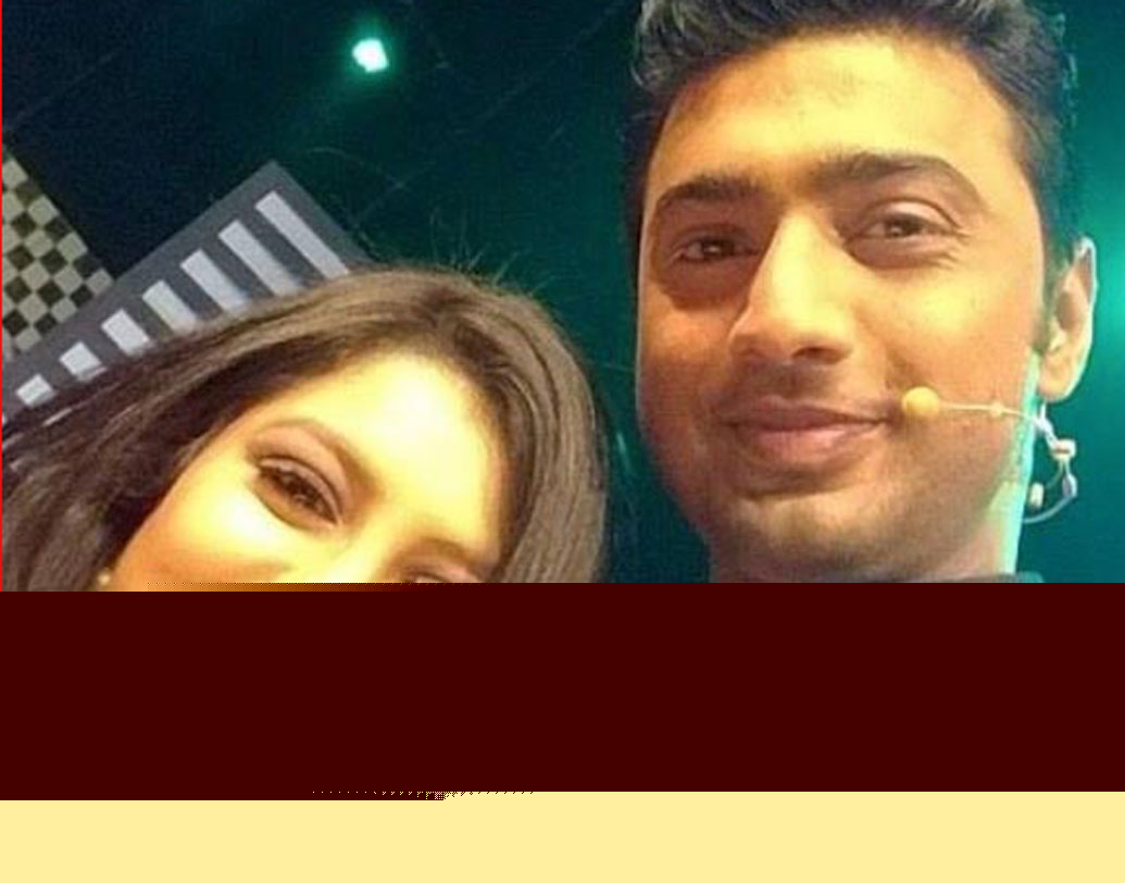 সিনে কেরিয়ারে ইতিমধ্যেই বেশ কিছু পুরস্কার পেয়েছেন তাথৈ। প্রিয় অভিনেতা দেবের সঙ্গে একটি রিয়ালিটি শো-এর আসরে তাথৈ।