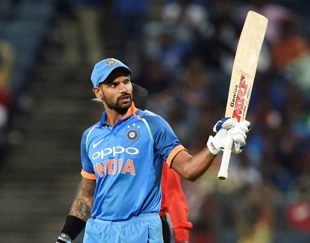 শিখর ধবন: টি২০ ফর্ম্যাটে সব সময়ই ভয়ঙ্কর শিখরের চওড়া ব্যাট। প্রথম টি২০ তেও ‘গব্বর’-র ব্যাট থেকে বেড়িয়েছিল ৮০ রানের ইনিংস।