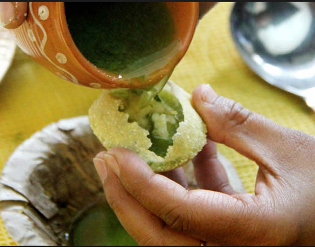 ফুচকা বিক্রেতারা ফুচকা ভাজার জন্য দীর্ঘদিন ধরে ব্যবহৃত তেল কাজে লাগান। এতে ট্রান্স-ফ্যাট অনেক বেশি থাকে। যা হার্টের জন্য ক্ষতিকর।