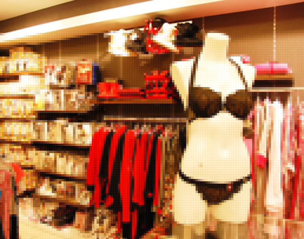 অন্য জামাকাপড়ের সঙ্গে অন্তর্বাস ধোবেন না। এতে রোগ ছড়াতে পারে। ব্রা বা প্যান্টি আলাদা করে নিজে হাতে কাচুন। মেশিনে কাচাও এড়িয়ে চলুন।