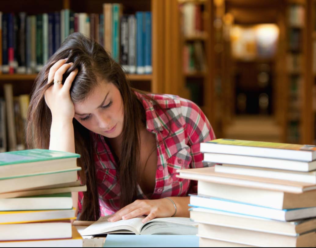 খুব বেশি পরিমাণে আপত্কালীন অ্যাড্রিনালিন হরমোন ক্ষরণ হয়। অ্যাড্রিনালিন হরমোনের অধিক ক্ষরণে রক্তচাপ বৃদ্ধি পায়।