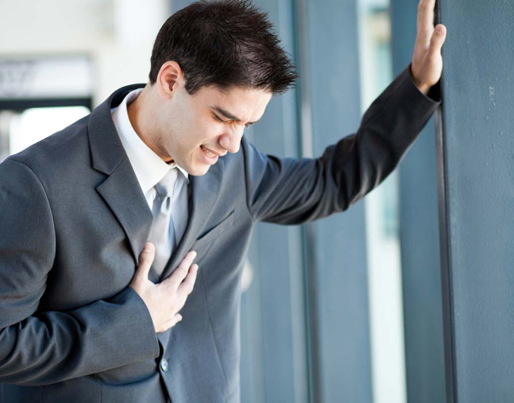 হৃদযন্ত্রের উপর খুব বেশি চাপ পড়াটাও ক্ষতিকারক। হার্ট অ্যাটাকের সম্ভাবনা বাড়ে।