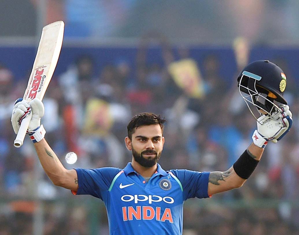 শতরানের নিরিখেও এগিয়ে কোহালি। ২০০টি ওয়ান ডে-র শেষে কোহালির মোট শতরান ৩১টি। সমসংখ্যক ম্যাচ খেলে ডে’ভিলিয়ার্সের শতরান ২৪টি, সৌরভ এবং সচিনের ১৮টি করে শতরান ছিল। ১৪টি শতরান ছিল ব্রায়ান লারার ঝুলিতে।